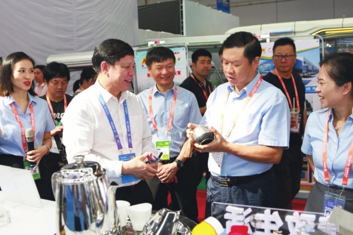 1704786459560542209.jpg 1704786459560542209.jpg